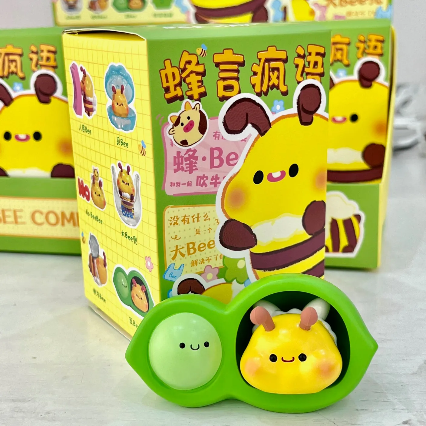 71205 BEE FIGURINE BLIND BOX-6