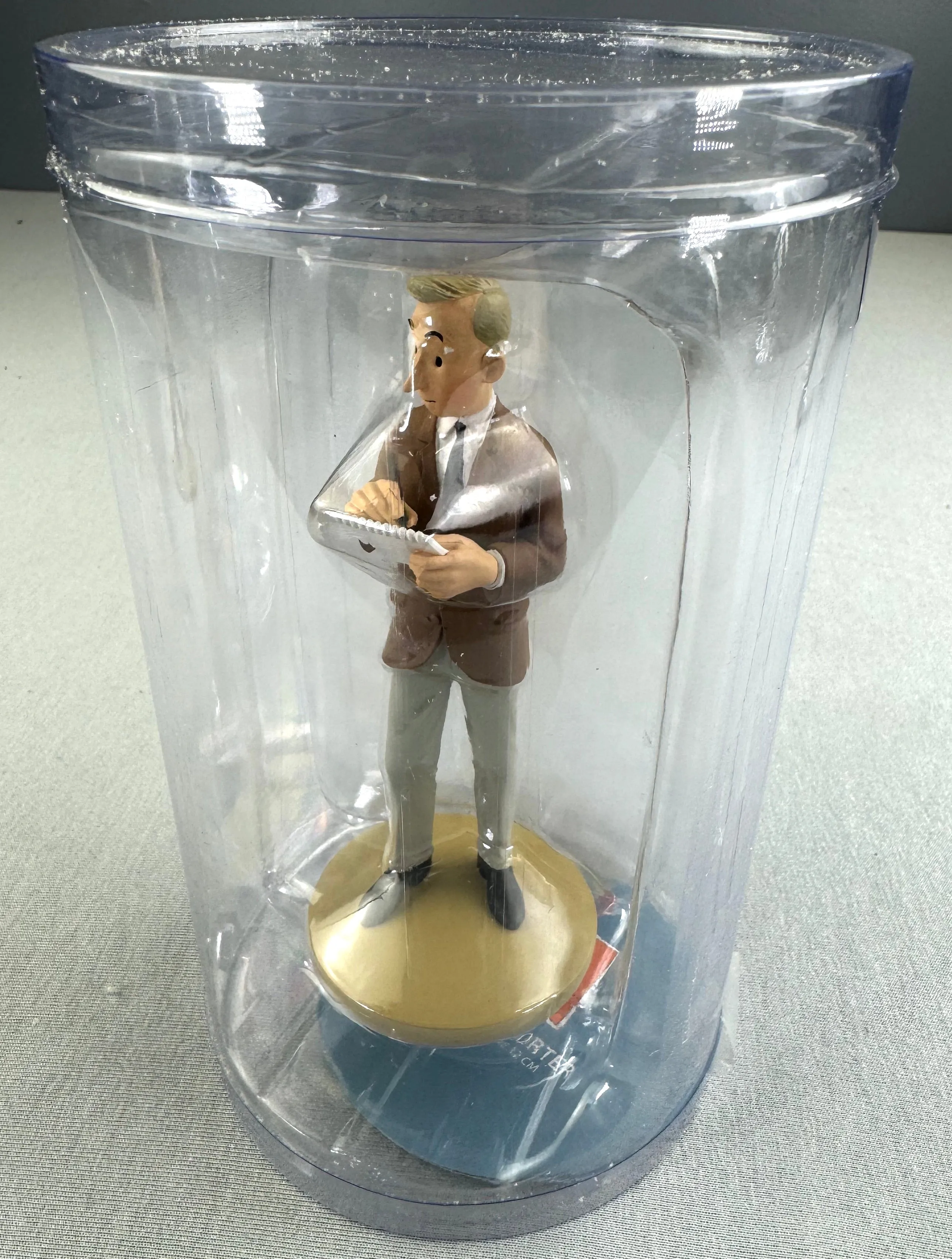 Figurine Moulinsart 42204 Herge Reporter & Notepad 12cm X Rare Resin Tintin Figure