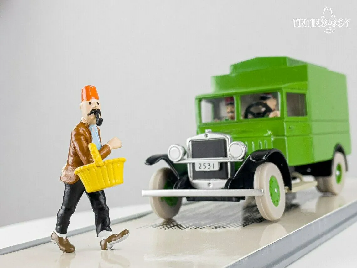 MOULINSART TINTIN CAR # 5 Green Van - Ottokar's Sceptre Herge model car 1/43