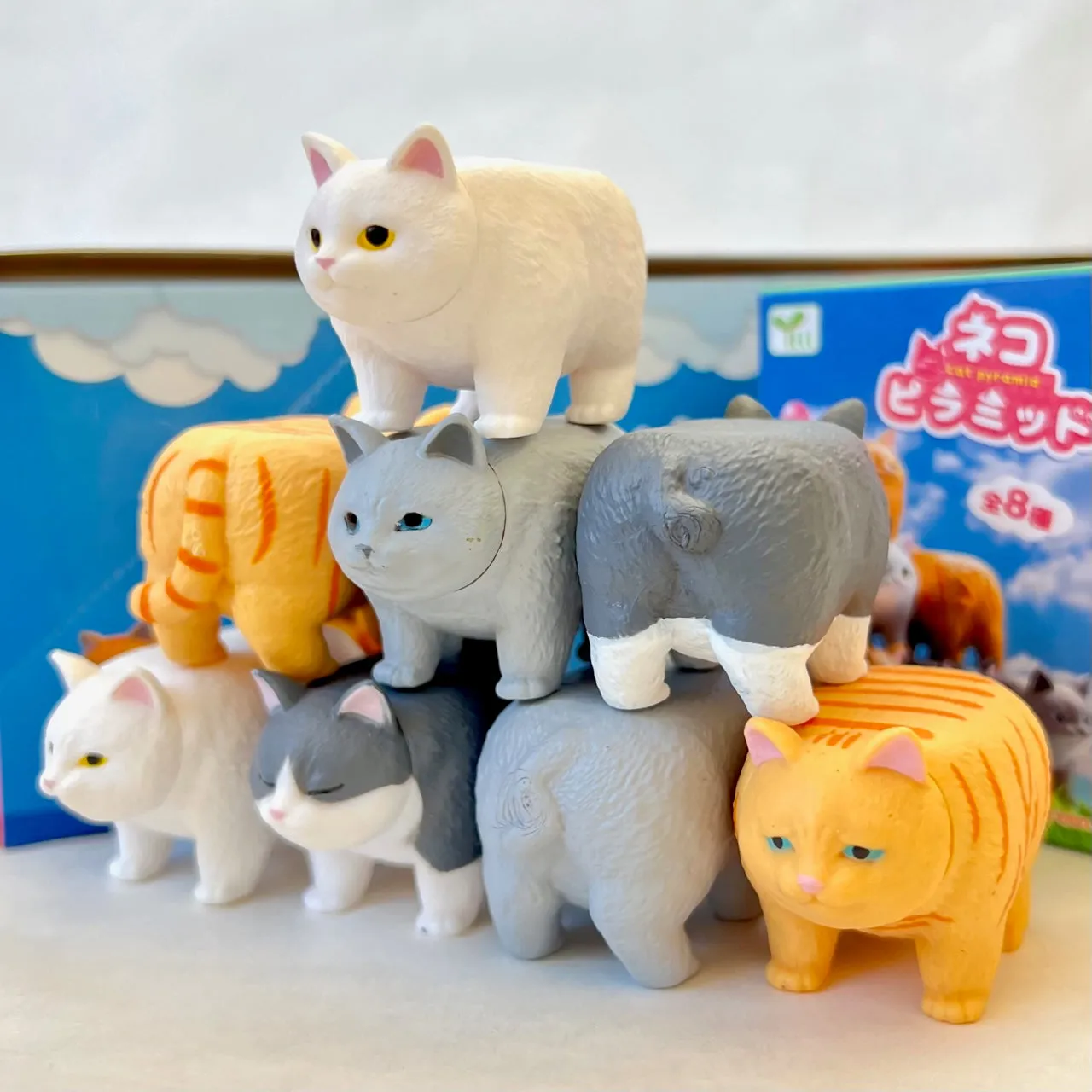 X 70763 CAT PYRAMID FIGURINES BLIND BOX-DISCONTINUED