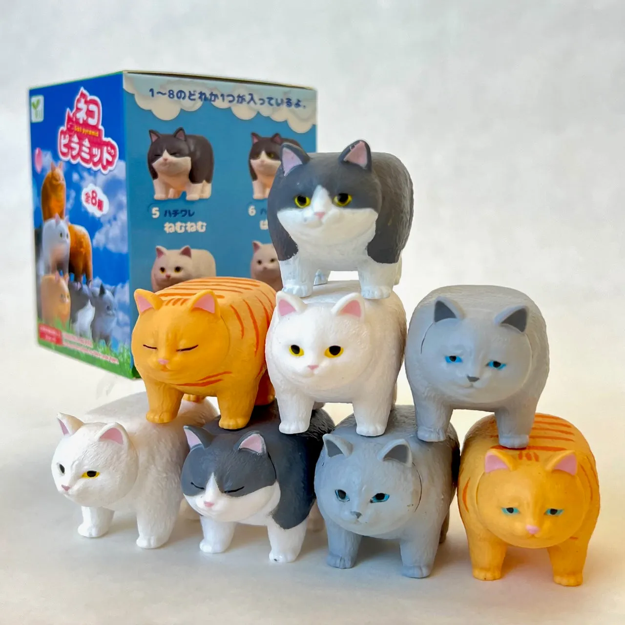 X 70763 CAT PYRAMID FIGURINES BLIND BOX-DISCONTINUED