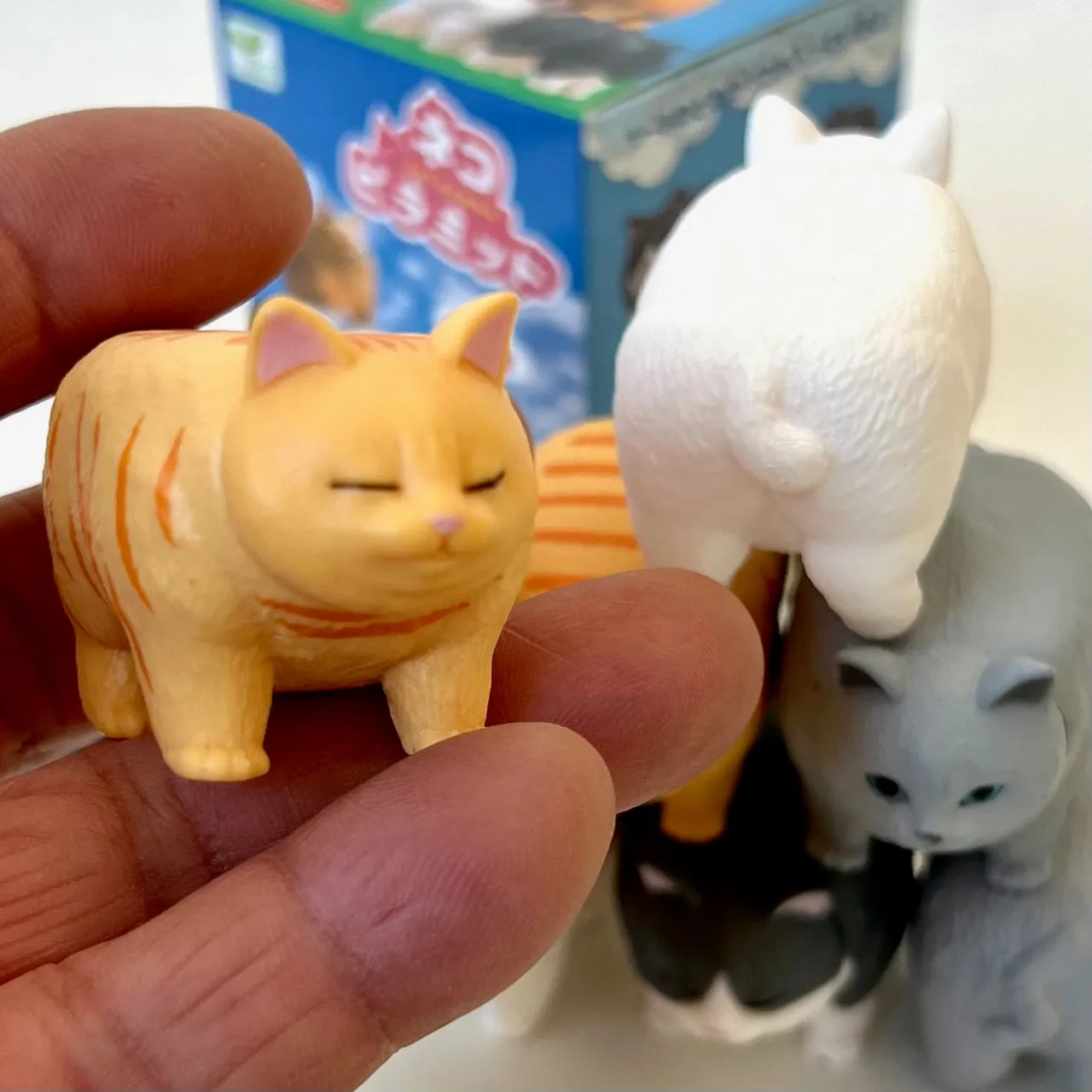 X 70763 CAT PYRAMID FIGURINES BLIND BOX-DISCONTINUED