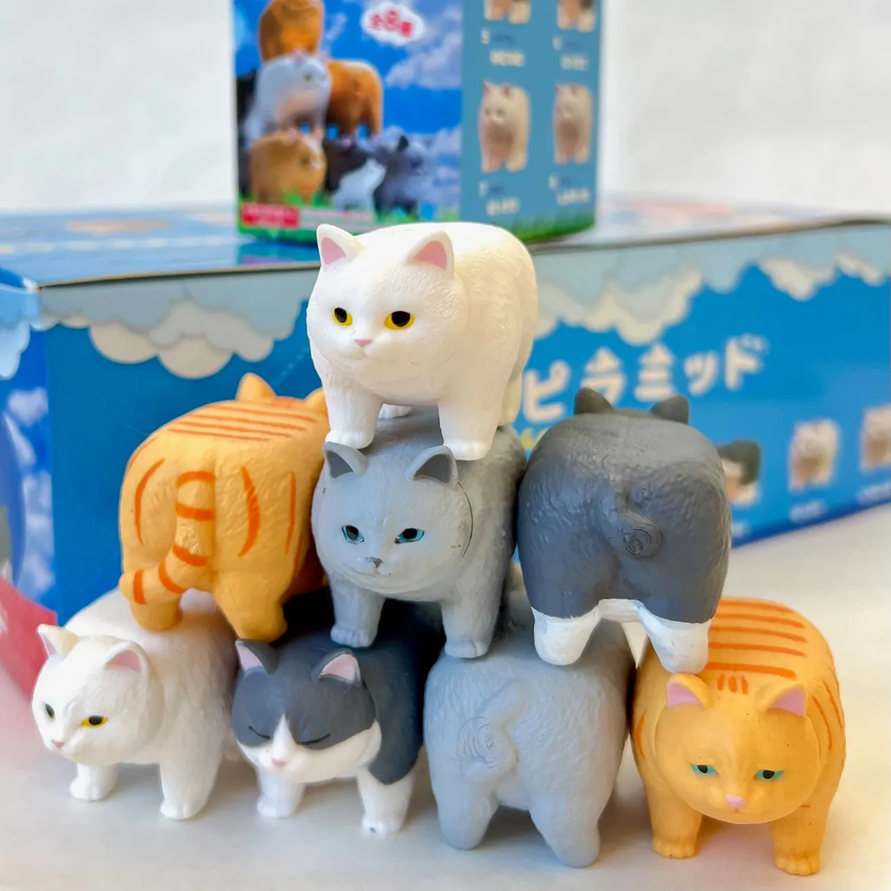X 70763 CAT PYRAMID FIGURINES BLIND BOX-DISCONTINUED