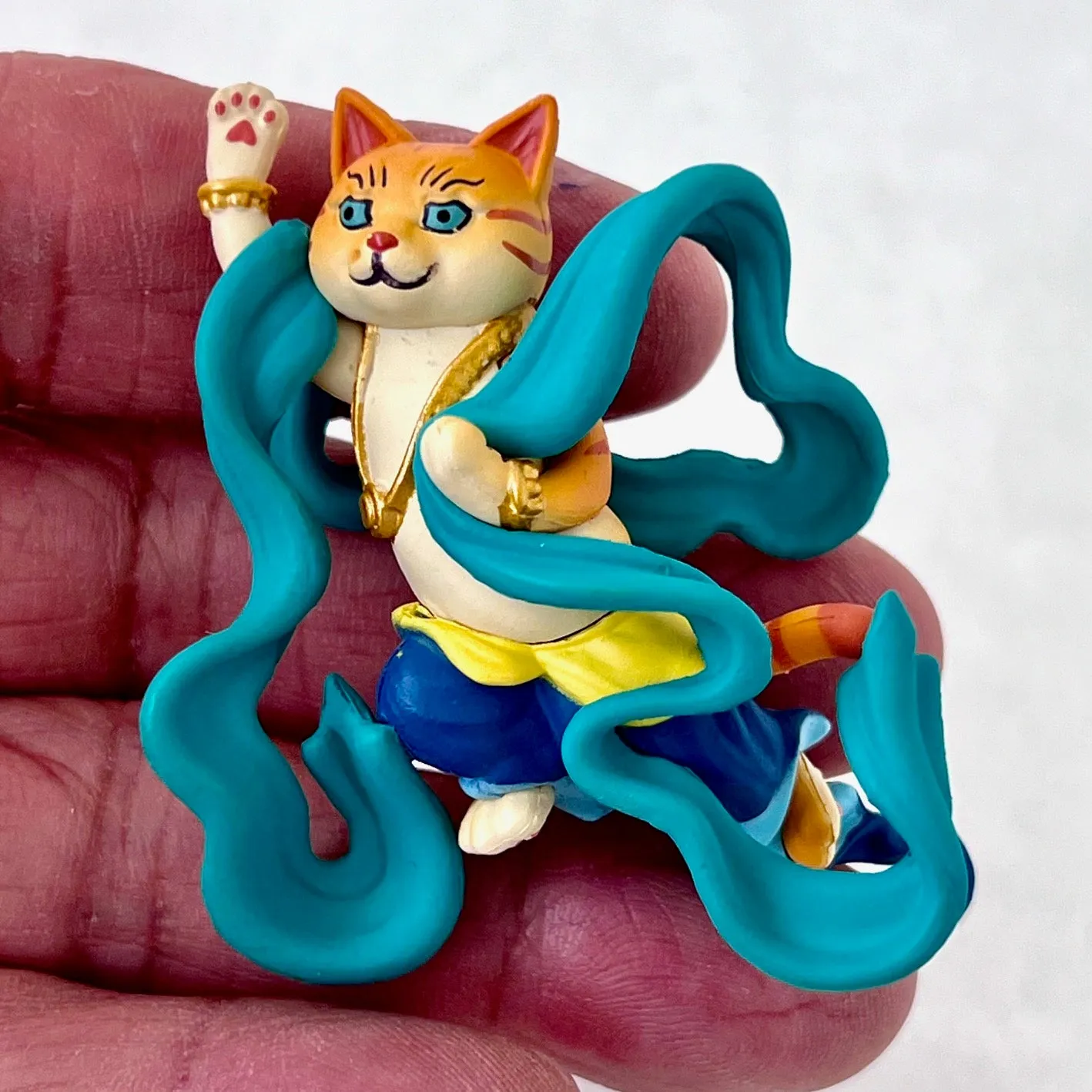 X 73048 Flying Dancer Cats BLIND BOX-DISCONTINUED