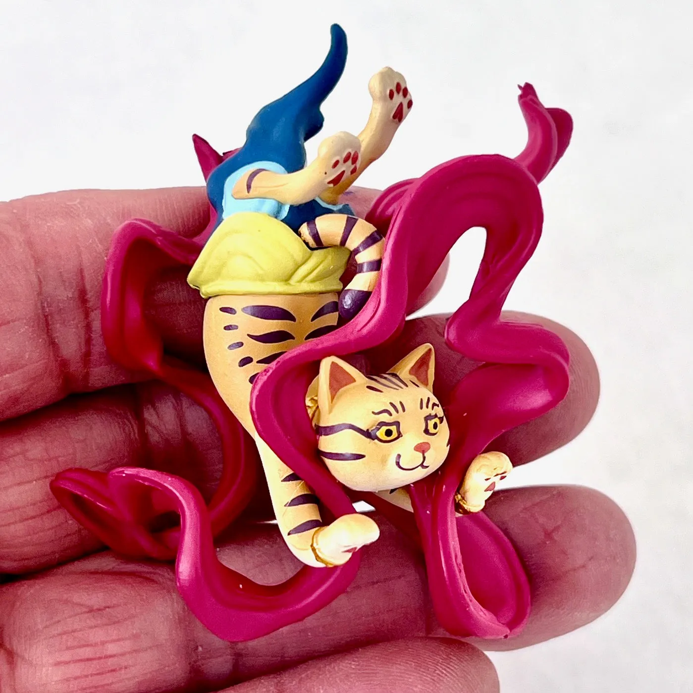 X 73048 Flying Dancer Cats BLIND BOX-DISCONTINUED